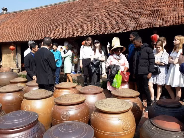 lang co duong lam no luc thu hut du khach hinh 3