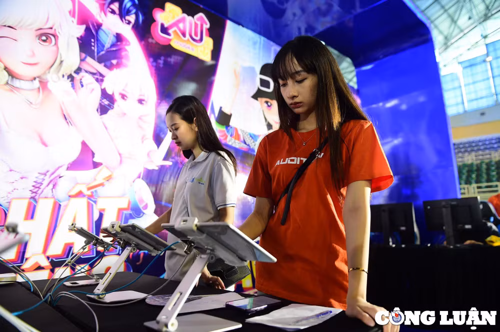 gioi tre hao hung tham gia ngay hoi game viet nam lan dau duoc to chuc hinh 6