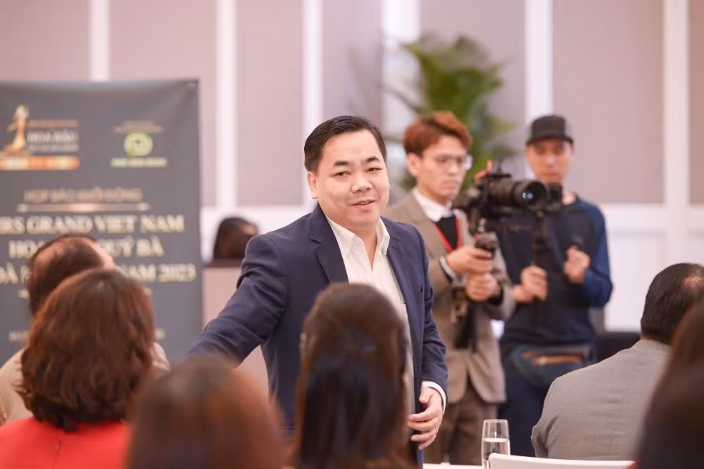 hoa hau phan kim oanh lam giam doc quoc gia cuoc thi hoa hau quy ba hoa binh viet nam 2023 hinh 12
