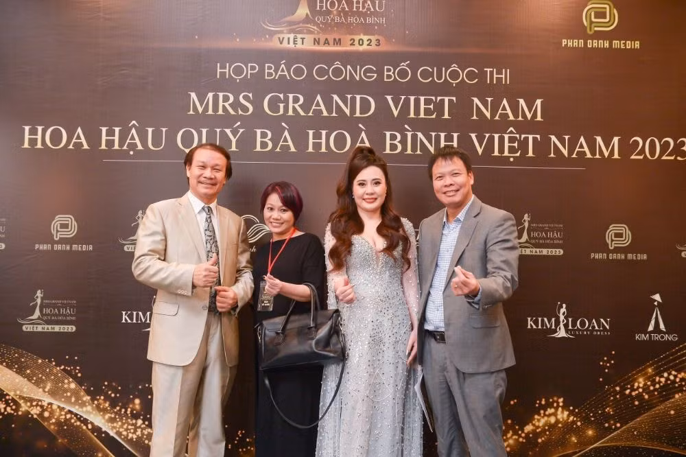 hoa hau phan kim oanh lam giam doc quoc gia cuoc thi hoa hau quy ba hoa binh viet nam 2023 hinh 5