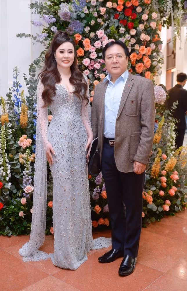 hoa hau phan kim oanh lam giam doc quoc gia cuoc thi hoa hau quy ba hoa binh viet nam 2023 hinh 4