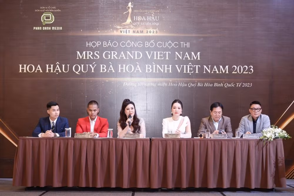 hoa hau phan kim oanh lam giam doc quoc gia cuoc thi hoa hau quy ba hoa binh viet nam 2023 hinh 18