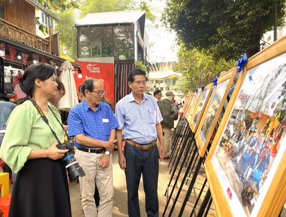 trao giai cuoc thi anh khoanh khac le hoi ca phe buon ma thuot lan thu 8 nam 2023 hinh 2