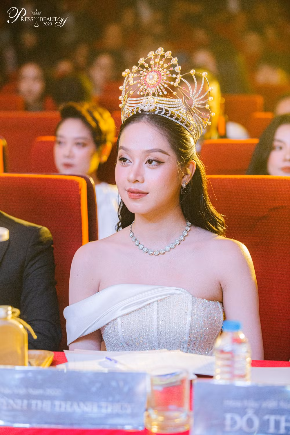 nguyen thuc uyen nhi gianh hoa khoi bao chi press beauty 2023 hinh 8
