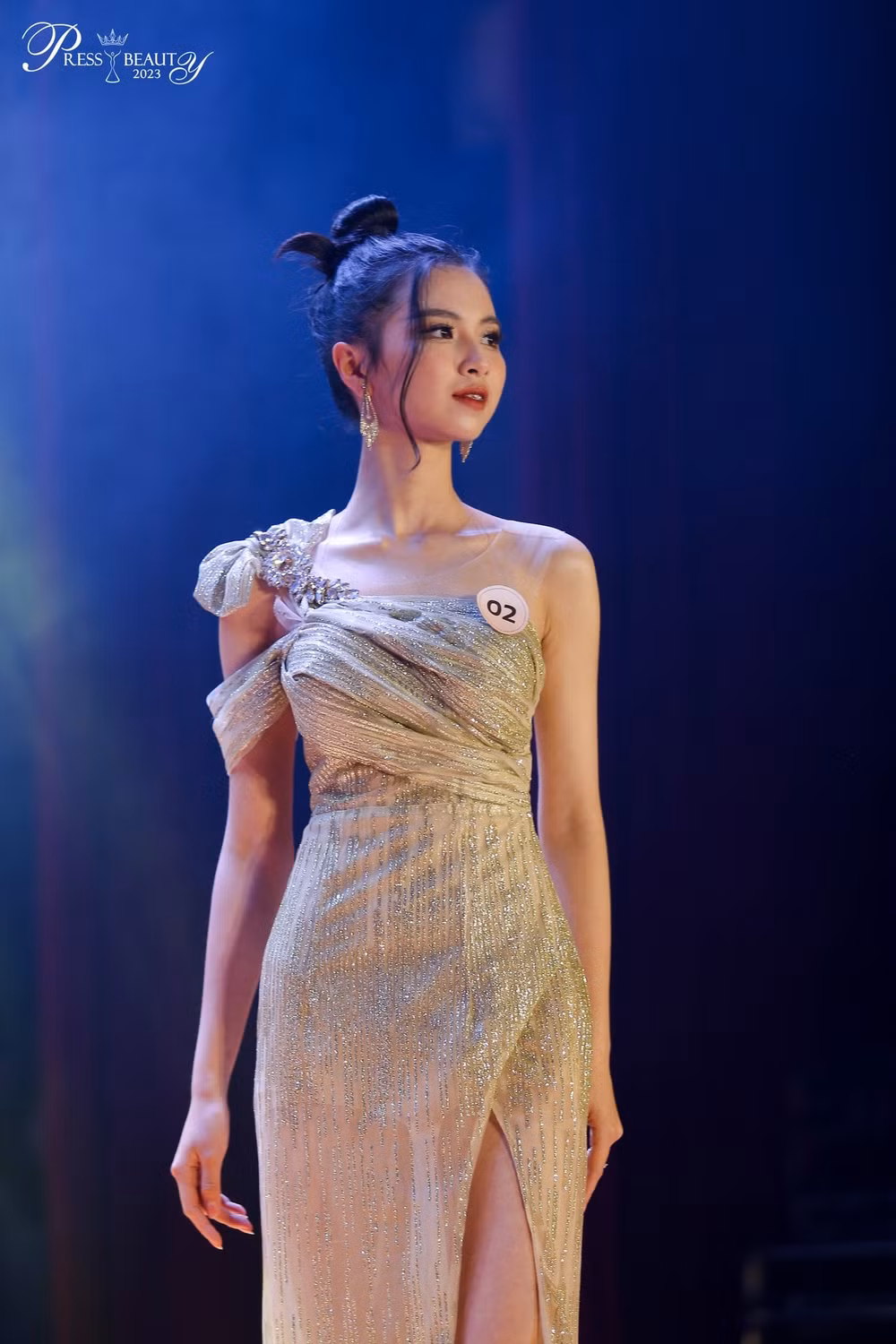 nguyen thuc uyen nhi gianh hoa khoi bao chi press beauty 2023 hinh 5