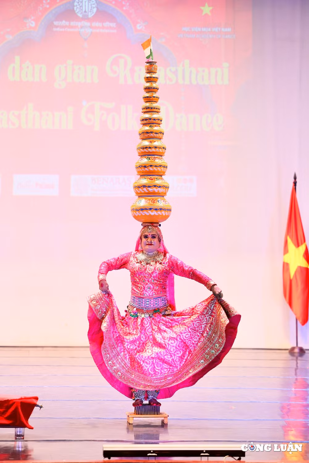 an tuong voi dieu mua dan gian rajasthan cua an do hinh 6