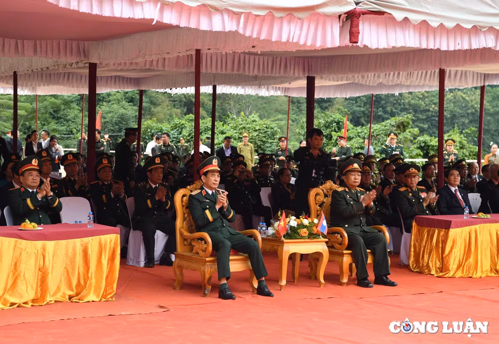giao luu huu nghi quoc phong bien gioi viet nam lao tang cuong tinh huu nghi doan ket giua quan va dan hai nuoc hinh 15