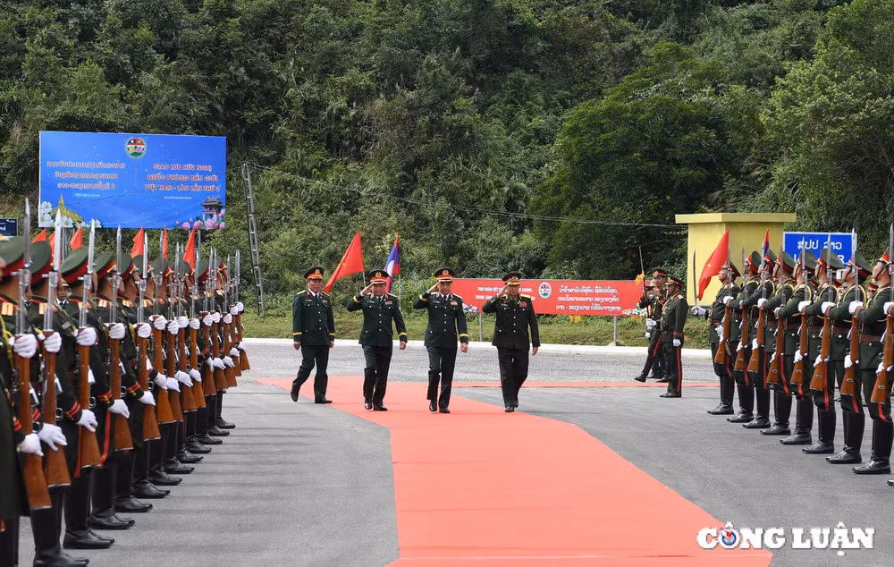 giao luu huu nghi quoc phong bien gioi viet nam lao tang cuong tinh huu nghi doan ket giua quan va dan hai nuoc hinh 8