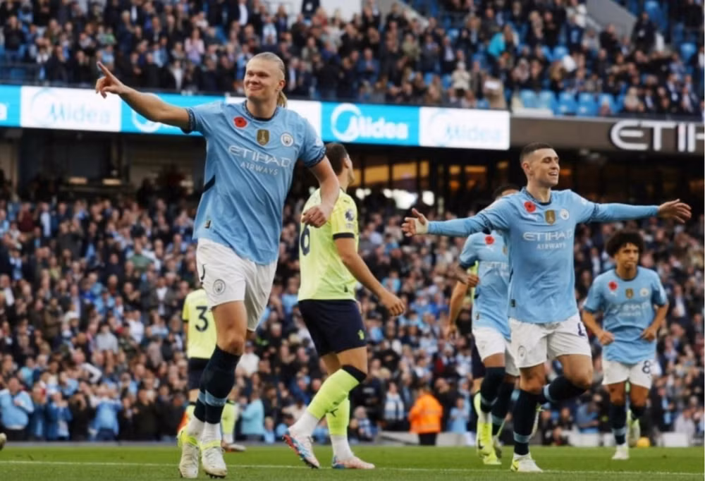 haaland ghi ban dua man city len ngoi dau bang ngoai hang anh hinh 1