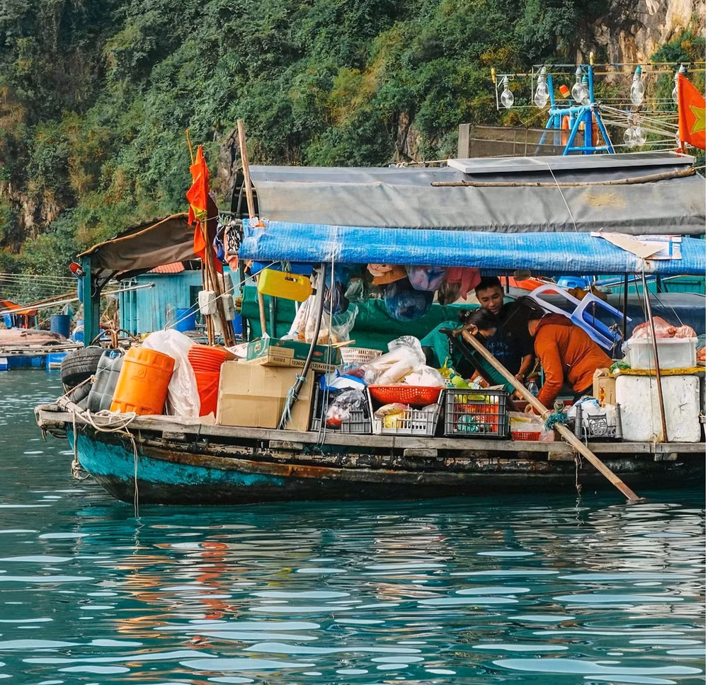 kham pha lang chai co giua long di san vinh ha long hinh 3
