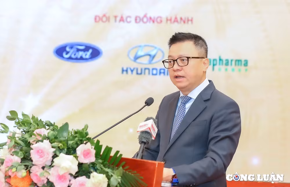 thong tin bao chi ve kinh te va doanh nghiep can dung kip thoi chinh xac va toan dien hinh 2