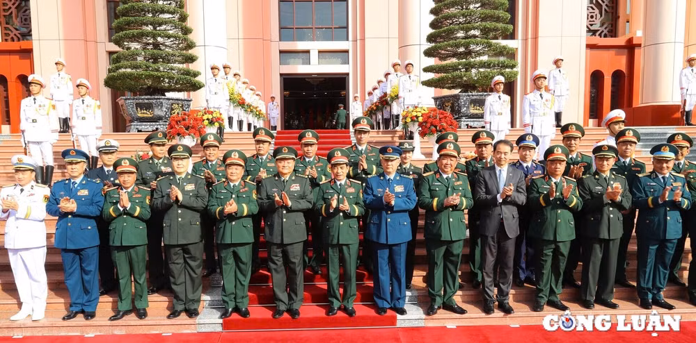 dai tuong phan van giang chu tri le don pho chu tich quan uy trung uong trung quoc truong huu hiep hinh 7