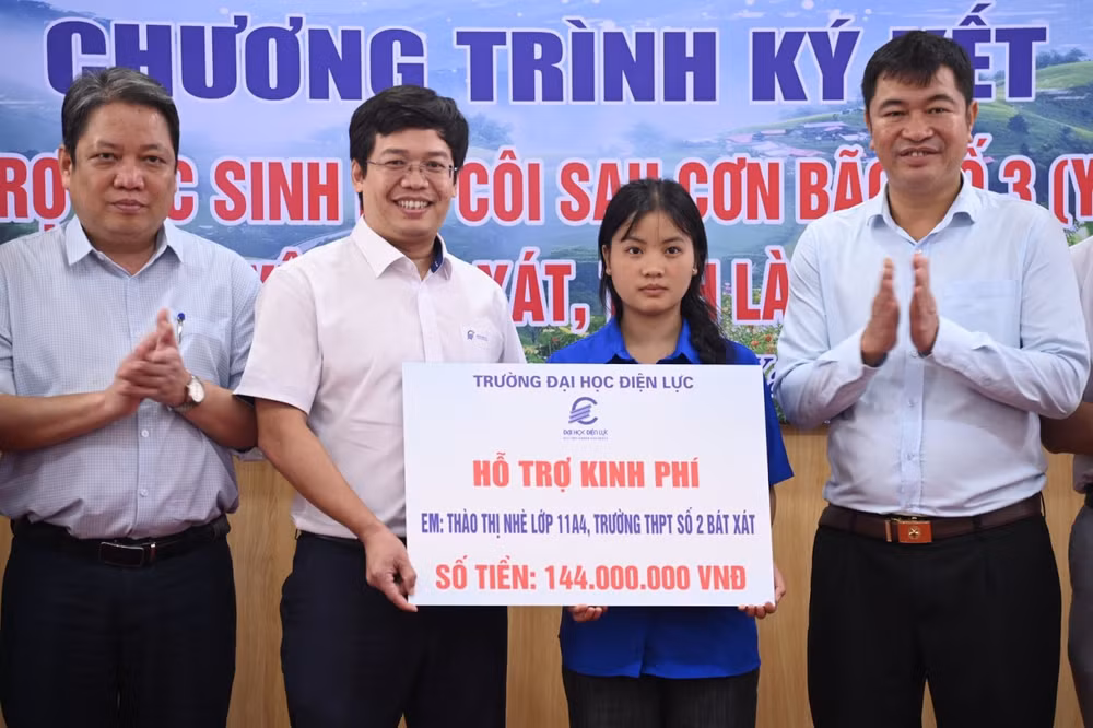 epu chap canh uoc mo cho nu sinh mo coi sau bao o lao cai hinh 3