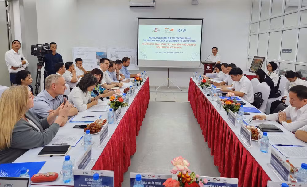 doan cong tac cap cao cua chinh phu chlb duc tham va lam viec voi tong cong ty dien luc mien bac hinh 1