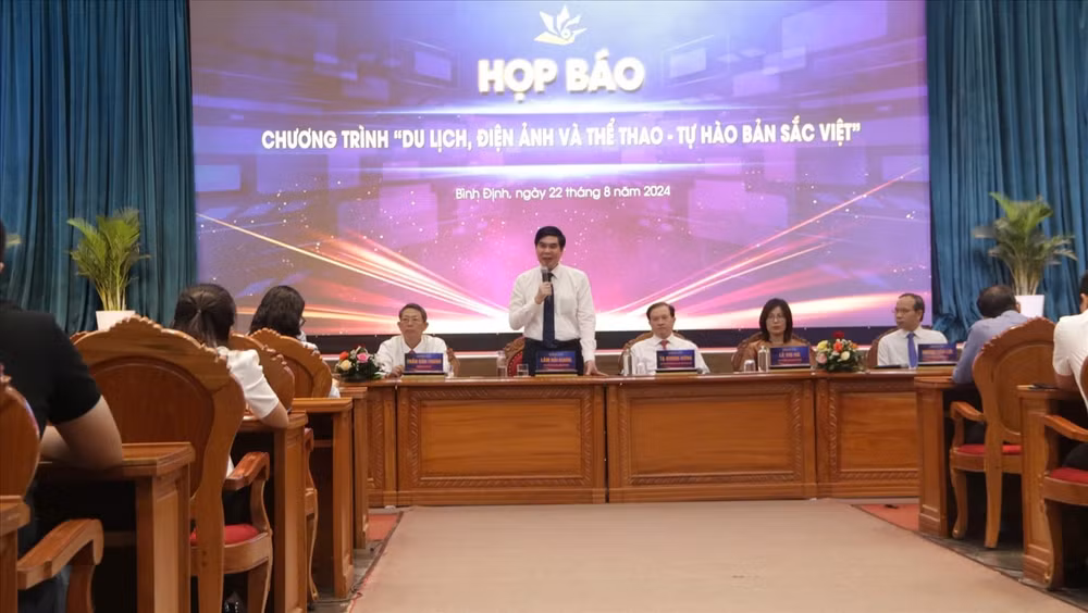 quy nhon soi dong voi le hoi du lich dien anh va the thao tu hao ban sac viet hinh 1
