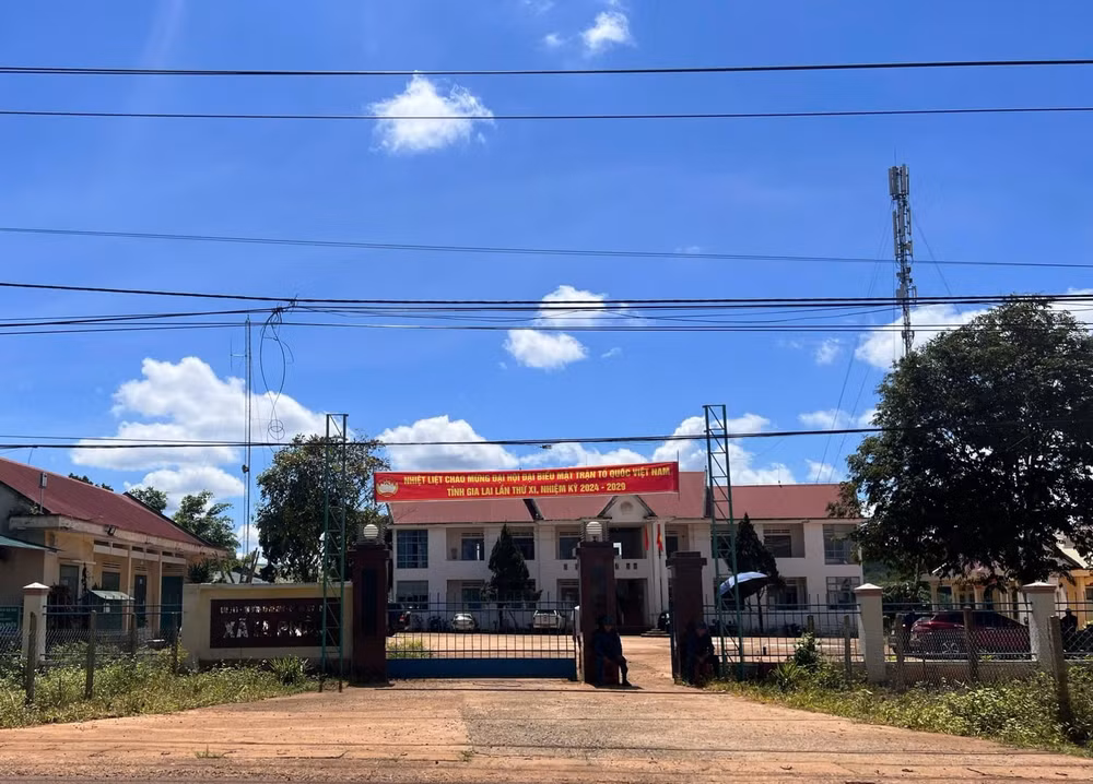 gia lai dao trung qua dan trong tru so xa mot dan quan bi no tu vong hinh 1