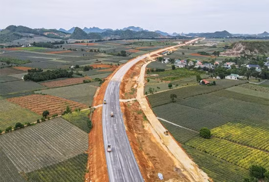 xem xet dau tu 65km cao toc ha noi vieng chan doan vinh thanh thuy hinh 1