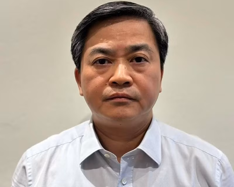 cuu bi thu tinh uy ben tre nhan hoi lo hang chuc ty dong qua bieu xe sang dong ho hieu hinh 1