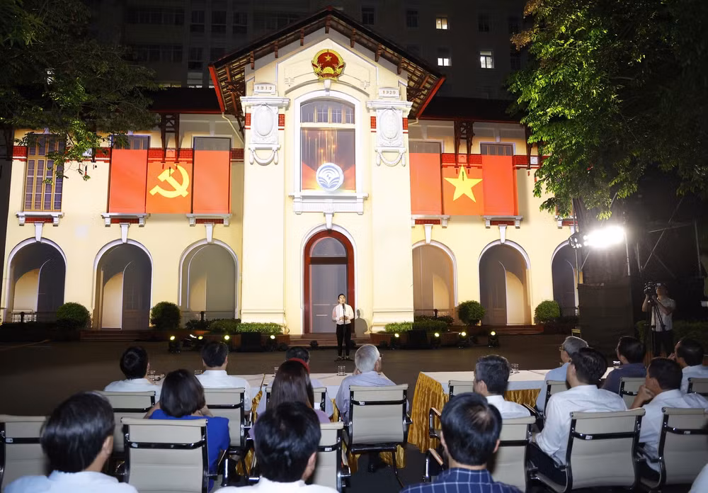 trinh chieu 3d mapping ky niem 79 nam ngay truyen thong nganh thong tin va truyen thong hinh 6