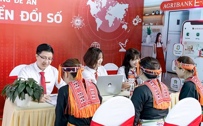agribank tien phong chuyen doi so lay khach hang la trung tam hinh 1