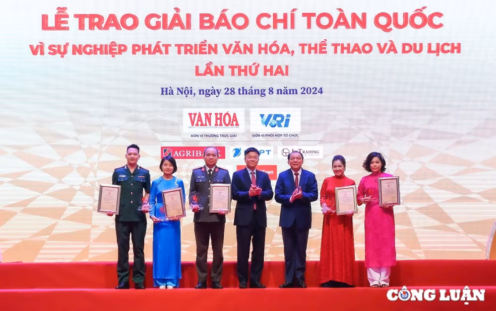 bao nha bao va cong luan doat giai ba giai bao chi toan quoc vi su nghiep phat trien van hoa the thao va du lich hinh 2