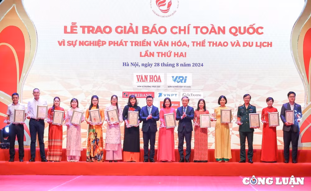 bao nha bao va cong luan doat giai ba giai bao chi toan quoc vi su nghiep phat trien van hoa the thao va du lich hinh 3