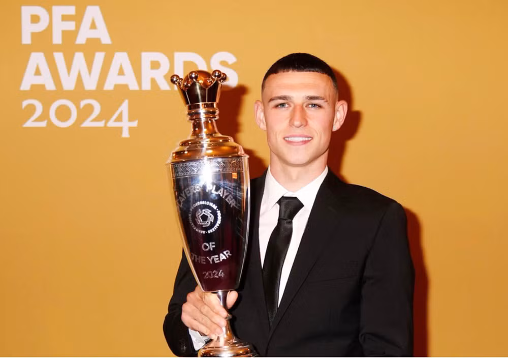 phil foden nhan danh hieu cau thu xuat sac nhat ngoai hang anh hinh 1