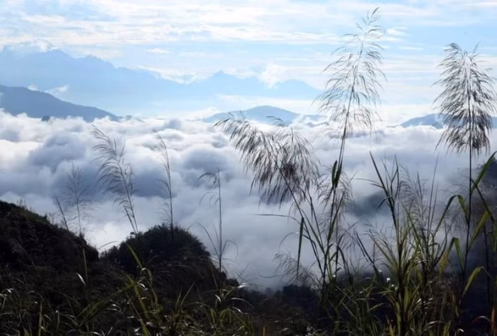 kham pha buc tranh thien nhien dep nuc long nung nang lai chau hinh 2