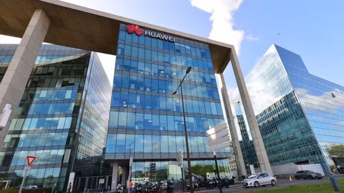 Bộ Thương mại Mỹ ra quy định mới nhằm ngăn Huawei có được các chất bán dẫn là sản phẩm trực tiếp của công nghệ và phần mềm Mỹ - Ảnh: Reuters