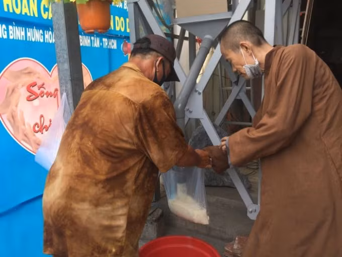 Sau lần chia sẻ trực tiếp này, 