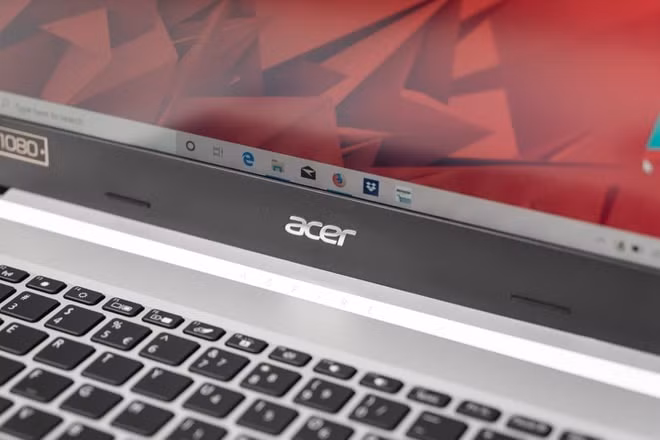 Một lần sạc pin của Aspire 5 có thể sử dụng 7-11 giờ liên tục.