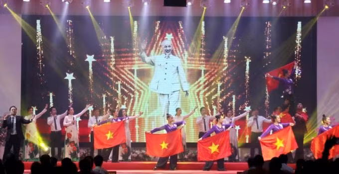 Chương trình nghệ thuật tại lễ kỷ niệm. Ảnh báo N.An
