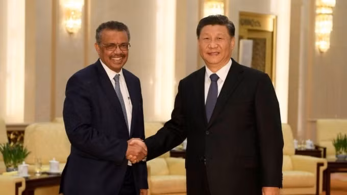 Tổng giám đốc WHO Tedros Adhanom Ghebreyesus và Chủ tịch Trung Quốc Tập Cận Bình - Ảnh: Reuters