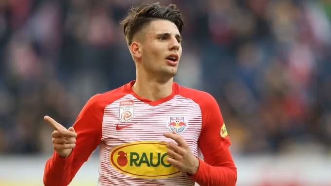 Liverpool đang để mắt tới tiền vệ Dominik Szoboszlai của câu lạc bộ RB Salzburg's. Ảnh: Getty