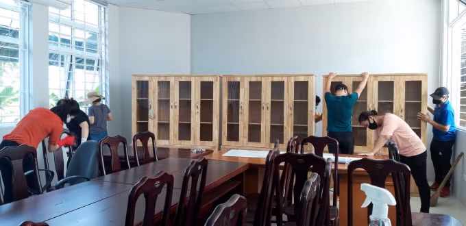 Tại các trường tiểu học, thầy cô đã vệ sinh trường học rất cẩn thận để đón học sinh (ảnh TL).