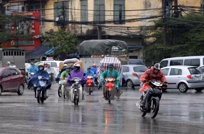 Bắc bộ có mưa dông cảnh báo nguy cơ lốc, sét, mưa đá và gió giật mạnh. Ảnh TL.