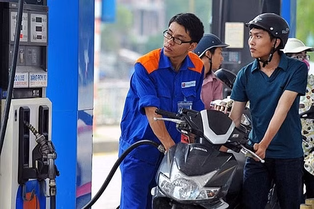 Ngày mai, giá xăng dầu tăng mạnh, chấm dứt chuỗi ngày giảm liên tiếp?. Ảnh minh họa.