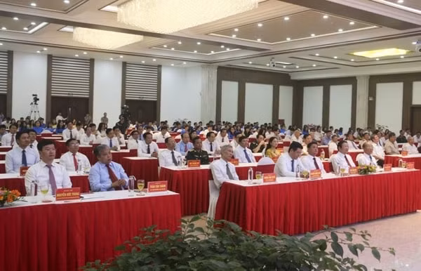 Các đại biểu tham dự Lễ kỷ niệm 130 năm Ngày sinh Chủ tịch Hồ Chí Minh. Ảnh: TPO