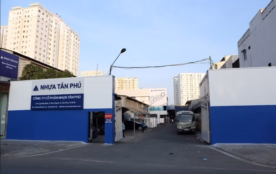 nhua tan phu tpp trong nua nam phat hanh co phieu 2 lan lay tien chi de tra no hinh 1