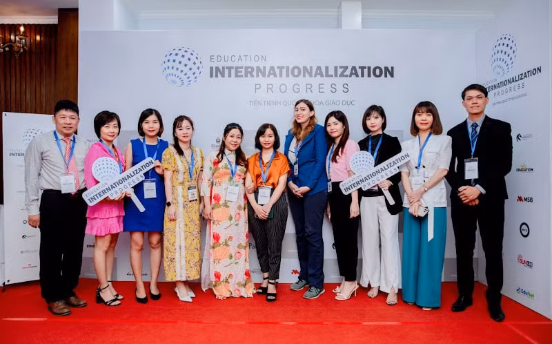 hoc bong s global len toi 60 cho chuong trinh ielts va giao tiep online gia tri len toi 268 ty dong hinh 3