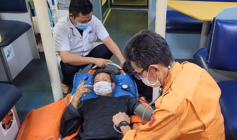 cap cuu kip thoi mot ngu dan lam benh nguy kich o vung bien da nang hinh 2