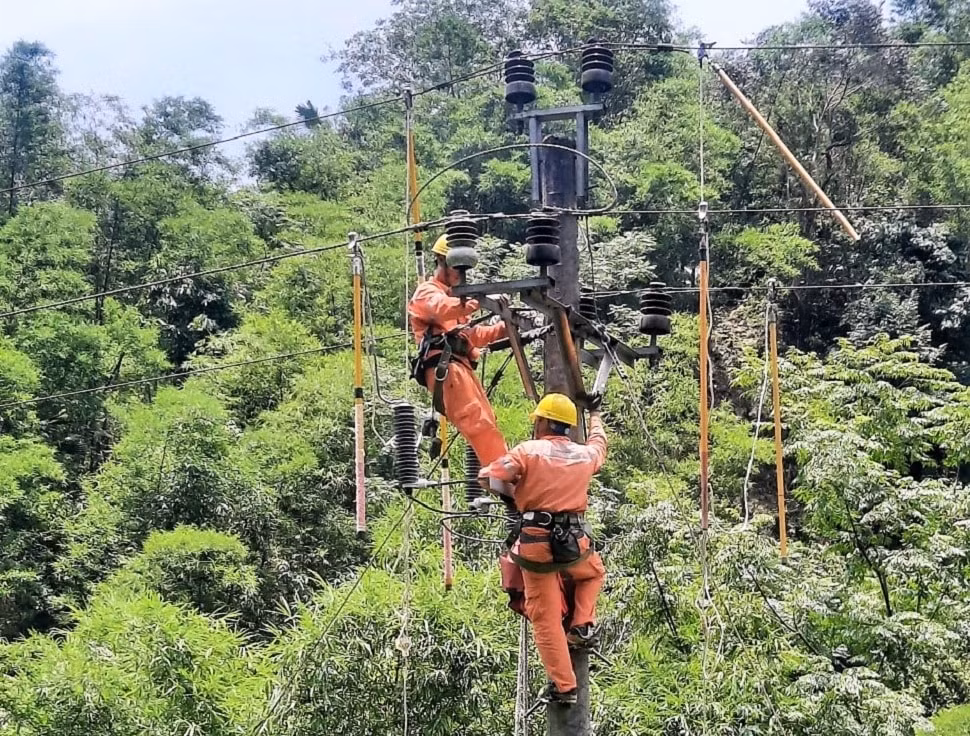 evnnpc dam bao cung cap dien on dinh phuc vu phat trien kinh te xa hoi trong thang 7 hinh 3