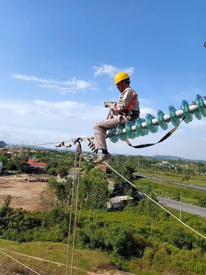evnnpc dam bao cung cap dien on dinh phuc vu phat trien kinh te xa hoi trong thang 7 hinh 2