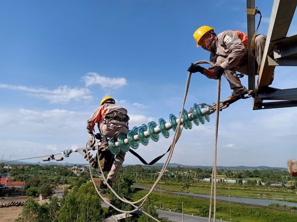 evnnpc dam bao cung cap dien on dinh phuc vu phat trien kinh te xa hoi trong thang 7 hinh 4