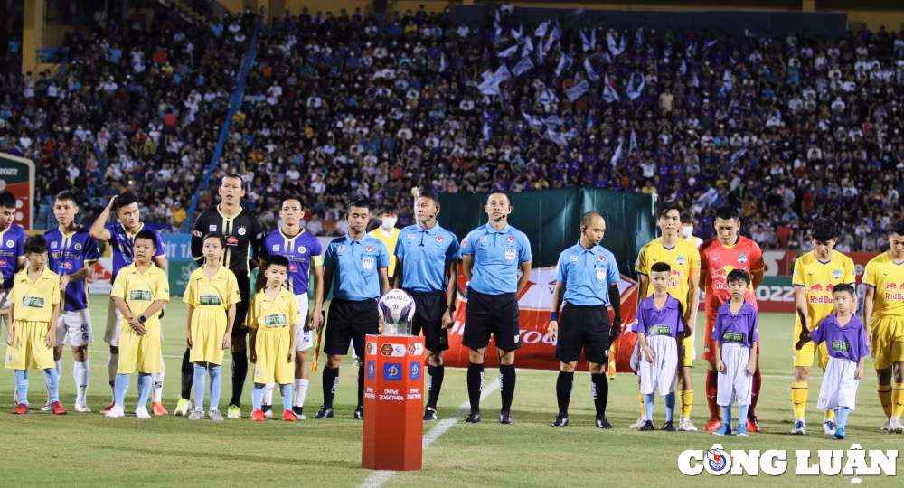 van quyet va tuan hai toa sang ha noi fc danh bai hagl 2 1 tren san hang day hinh 1