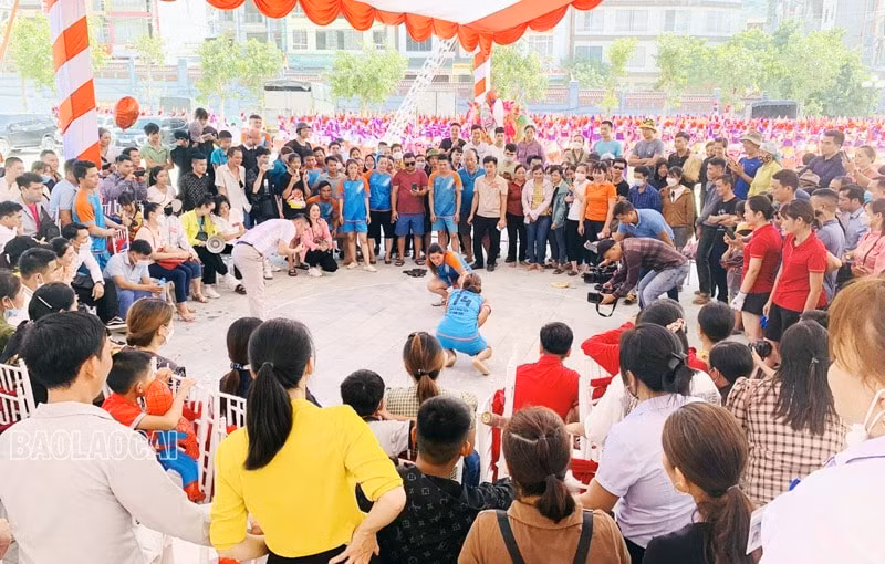 lao cai khai mac le hoi den bao ha tuong nho ong hoang bay hinh 4