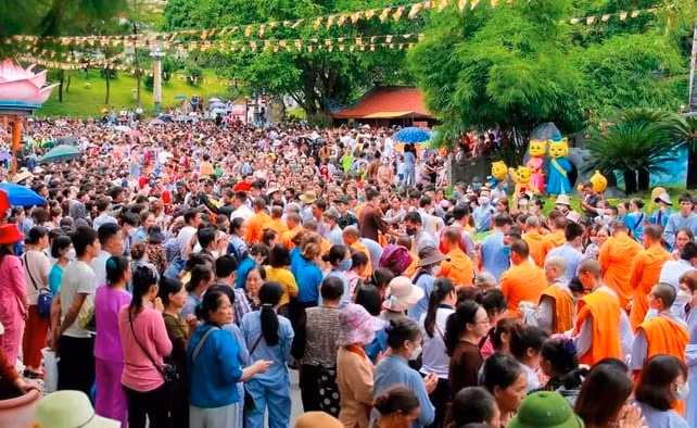 giao hoi phat giao viet nam cung duong o chua ba vang la chua chuan hinh 2