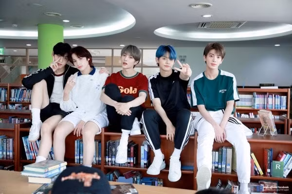 txt la nhom nhac kpop dau tien chiem giu bxh k pop billboard 200 trong 12 tuan hinh 4