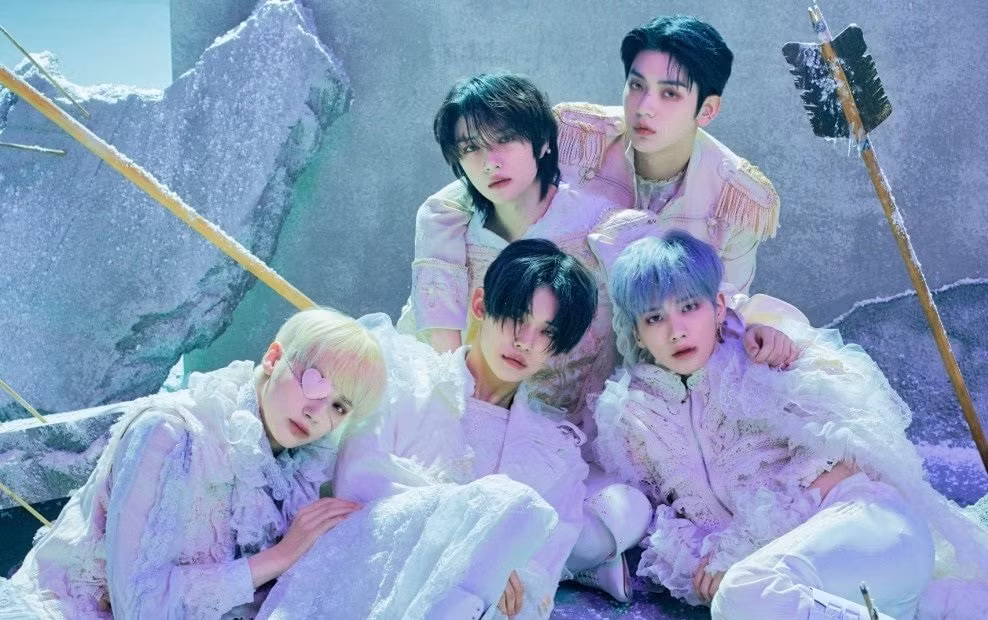 txt la nhom nhac kpop dau tien chiem giu bxh k pop billboard 200 trong 12 tuan hinh 2