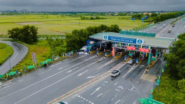 luong xe giam tren cac tuyen cao toc do vec quan ly trong tuan dau thu phi khong dung etc hinh 1